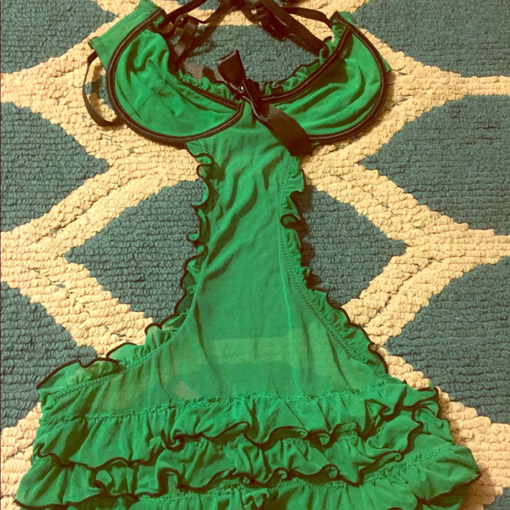 🚫SOLD 🚫 3 for $30 Green cut out ruffle teddy